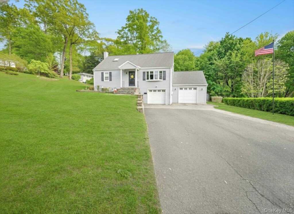 16 Will Rogers Lane, Nanuet, NY 10954