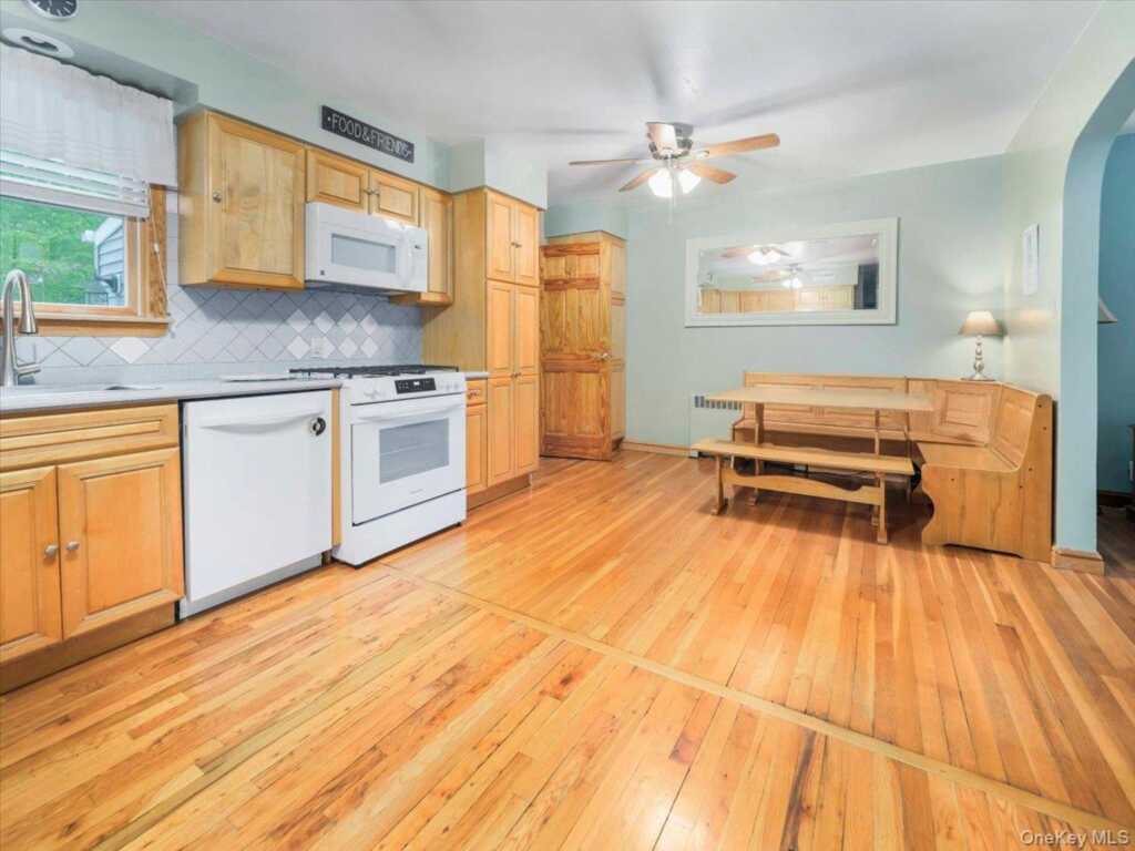 16 Will Rogers Lane, Nanuet, NY 10954 - Photo 7 of 28