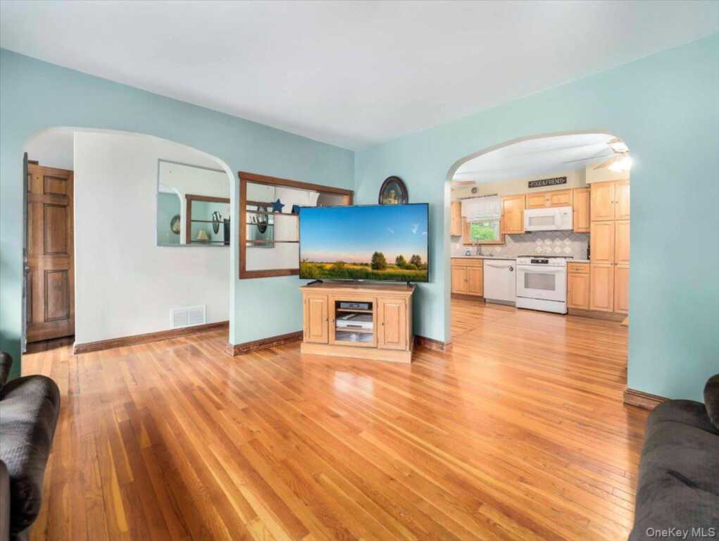 16 Will Rogers Lane, Nanuet, NY 10954 - Photo 9 of 28