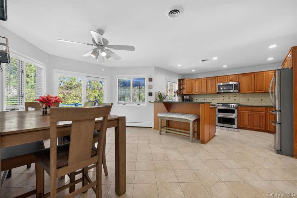 303 Bliss Lane, Valley Cottage, NY 10989 - Photo 16 of 50