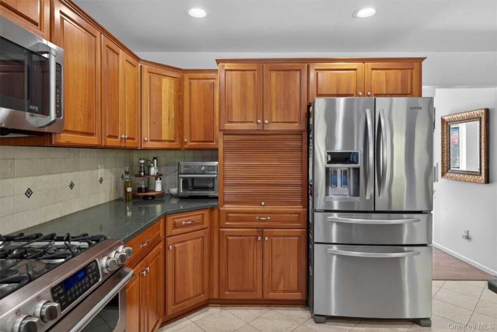 303 Bliss Lane, Valley Cottage, NY 10989 - Photo 18 of 50