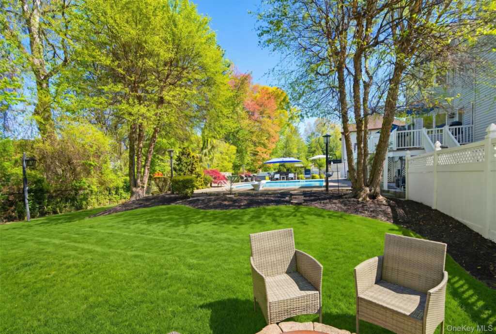 303 Bliss Lane, Valley Cottage, NY 10989 - Photo 5 of 50