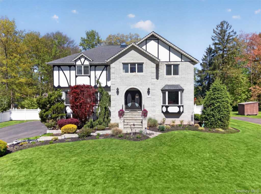 303 Bliss Lane, Valley Cottage, NY 10989 - Photo 7 of 50
