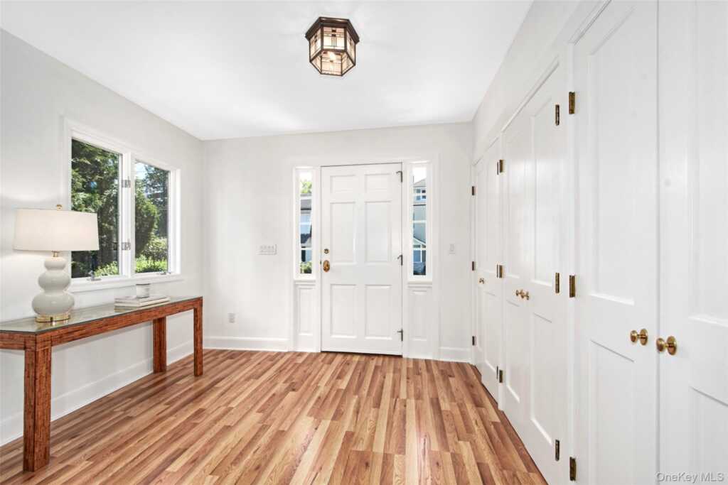 42 Oakwood Avenue, Rye, NY 10580 - Photo 3 of 27