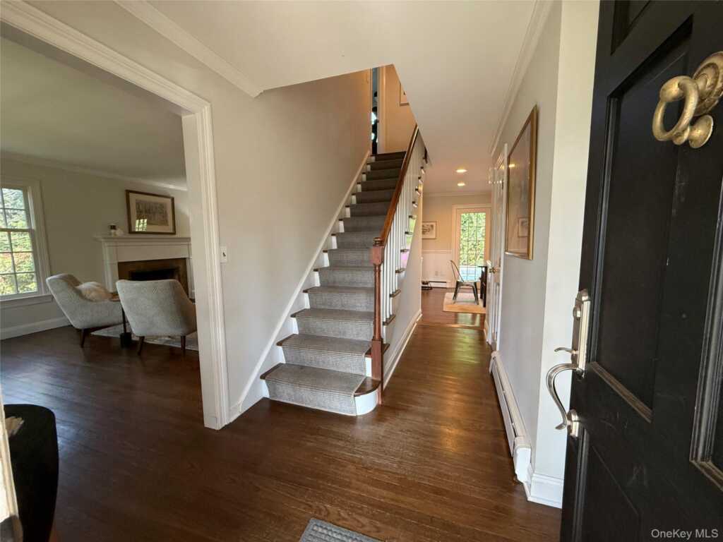 21 Westbank Road, Rye, NY 10580 - Photo 3 of 32