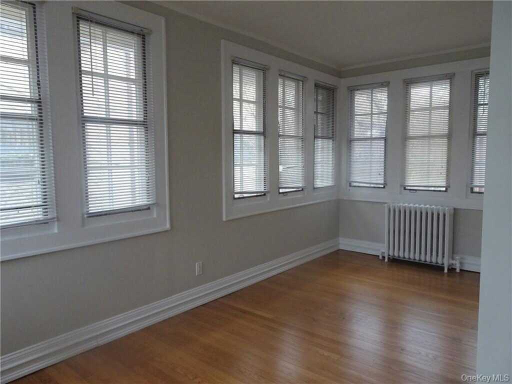 218 Carroll Avenue, Rye, NY 10543 - Photo 11 of 24