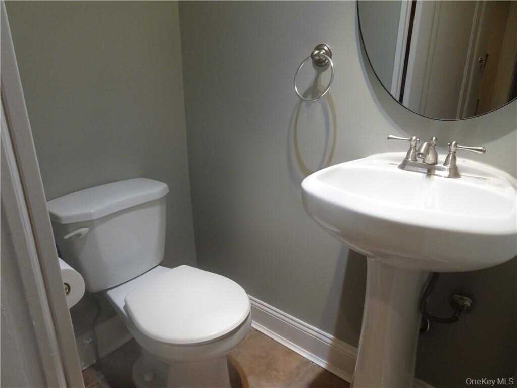 218 Carroll Avenue, Rye, NY 10543 - Photo 12 of 24