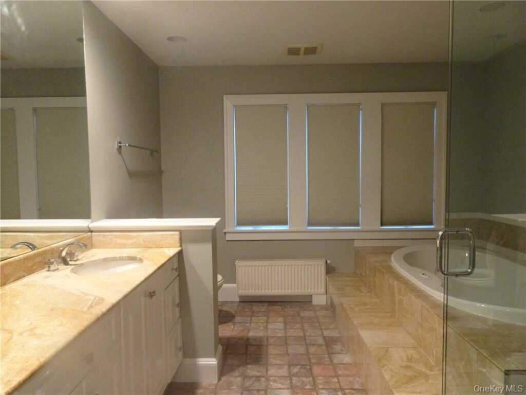 218 Carroll Avenue, Rye, NY 10543 - Photo 15 of 24