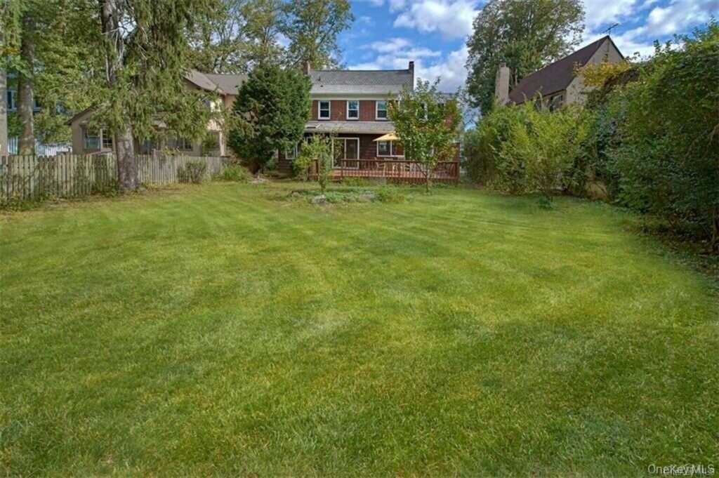 218 Carroll Avenue, Rye, NY 10543 - Photo 2 of 24