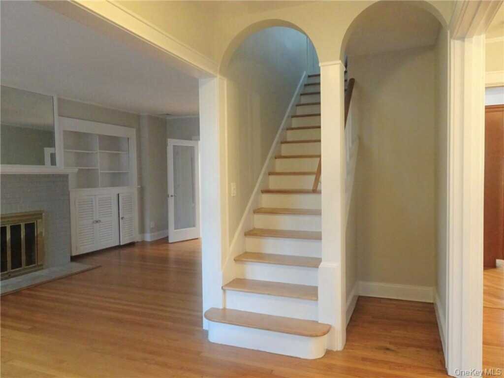 218 Carroll Avenue, Rye, NY 10543 - Photo 5 of 24