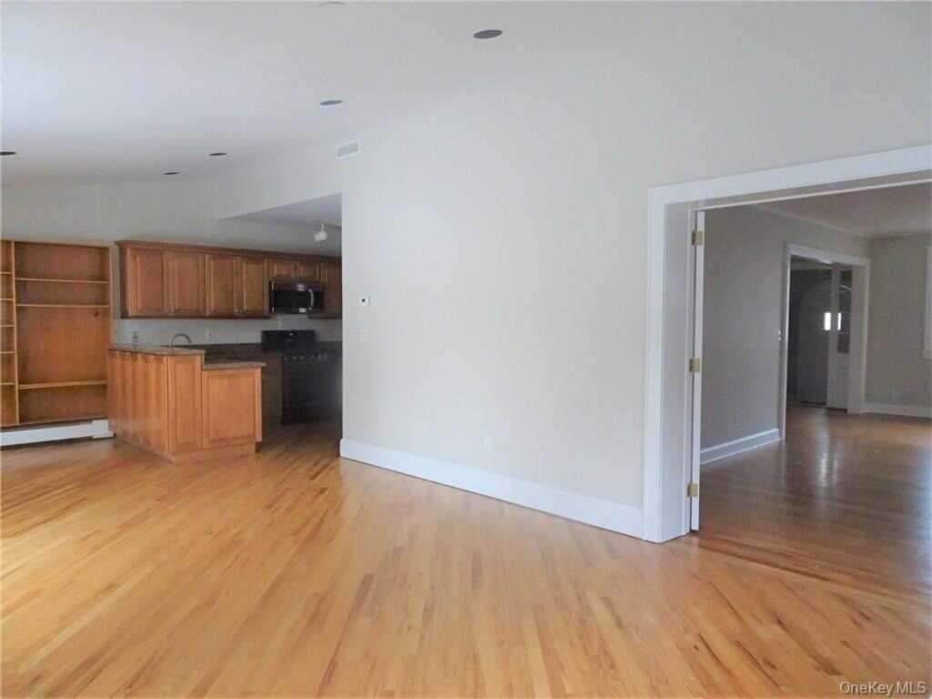 218 Carroll Avenue, Rye, NY 10543 - Photo 7 of 24