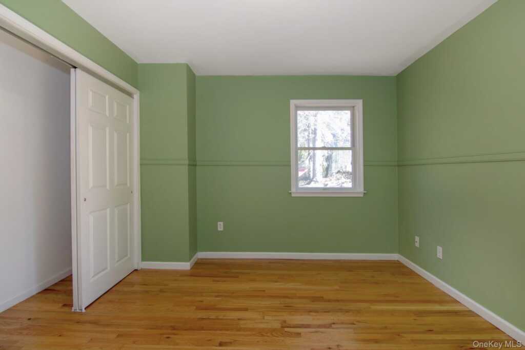 4 Manor Place, White Plains, NY 10605 - Photo 24 of 32
