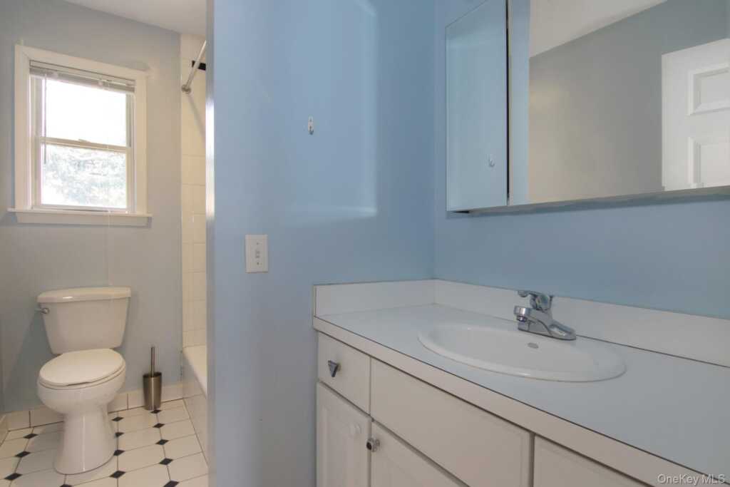 4 Manor Place, White Plains, NY 10605 - Photo 26 of 32