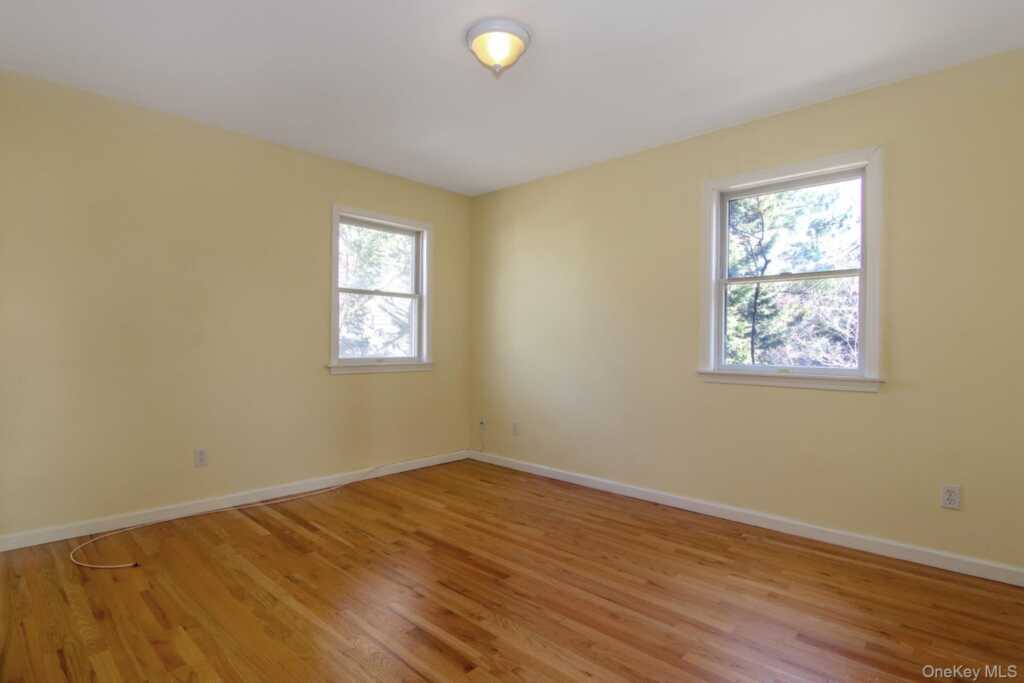 4 Manor Place, White Plains, NY 10605 - Photo 27 of 32