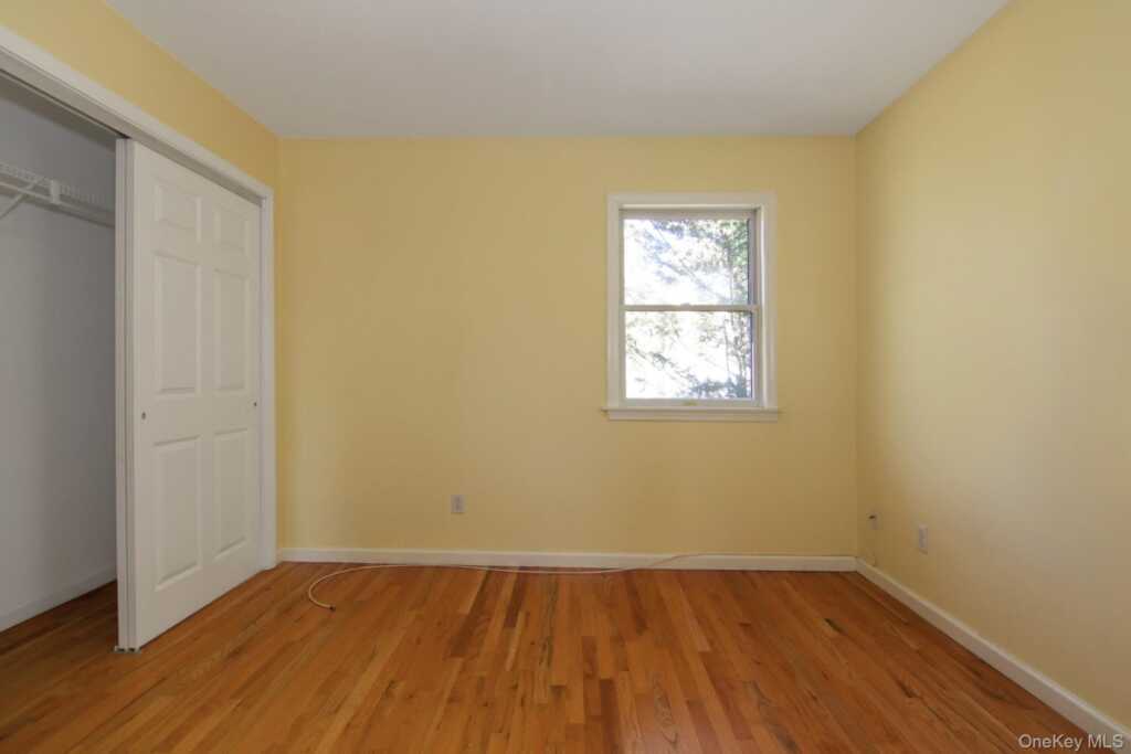 4 Manor Place, White Plains, NY 10605 - Photo 29 of 32