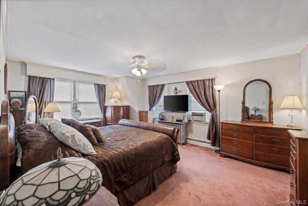 27 Faneuil Place, New Rochelle, NY 10801 - Photo 20 of 34