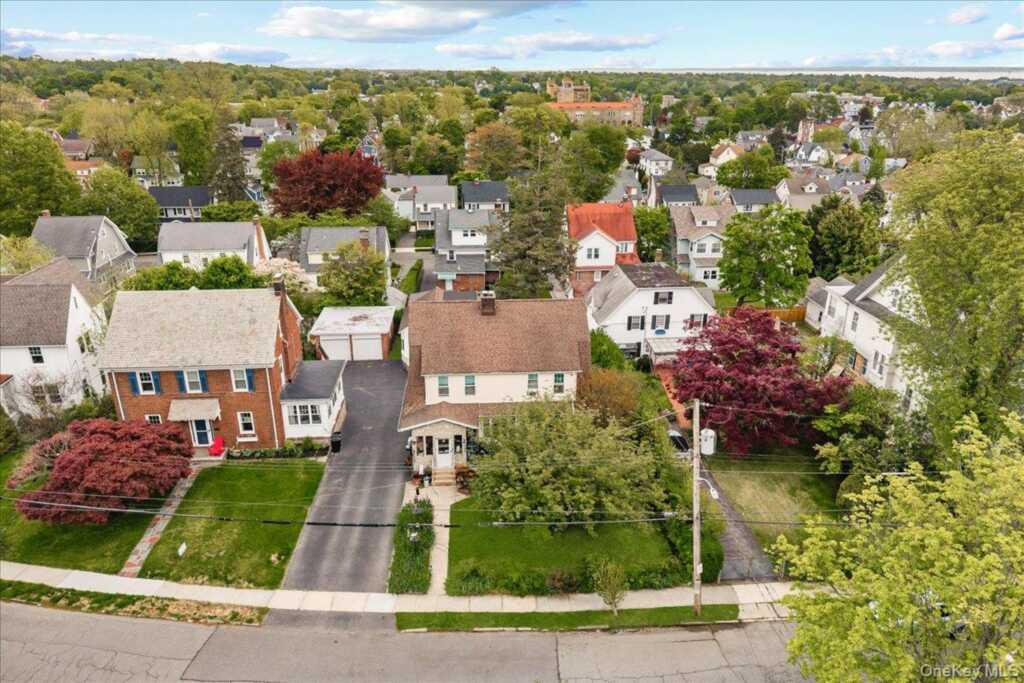 27 Faneuil Place, New Rochelle, NY 10801 - Photo 30 of 34