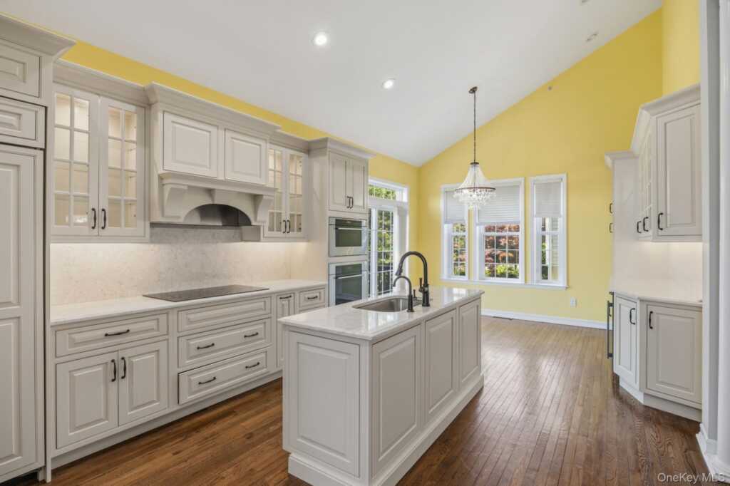 9 Meeting House Lane, Rye, NY 10573 - Photo 4 of 47