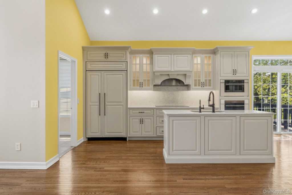 9 Meeting House Lane, Rye, NY 10573 - Photo 5 of 47