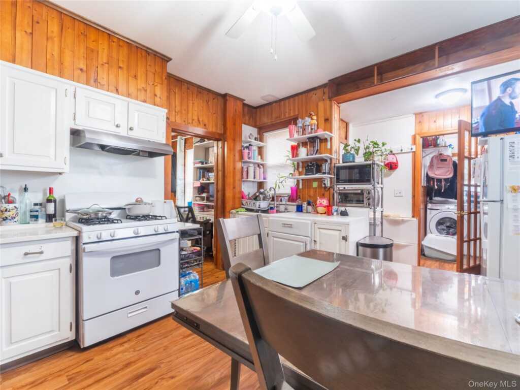 322 Olivia Street, Rye, NY 10573 - Photo 8 of 19