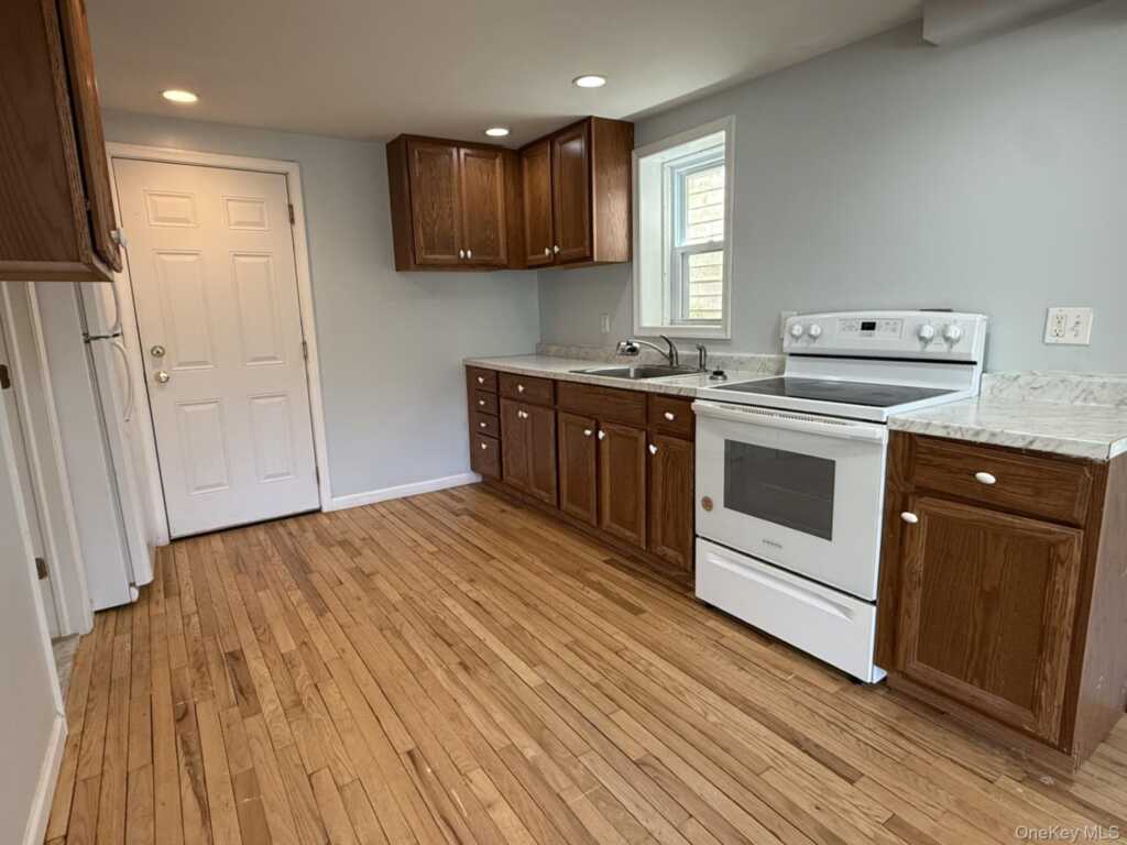 67 Main Street, Unit #2, Nyack, NY 10960 - Photo 2 of 8