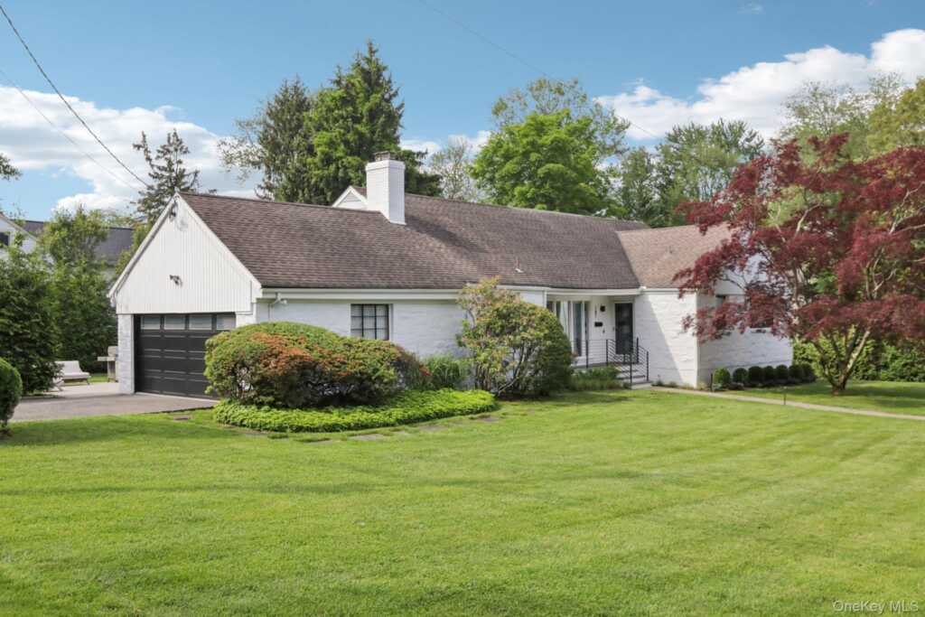 187 Thornbury Road, New Rochelle, NY 10583 - Photo 2 of 37
