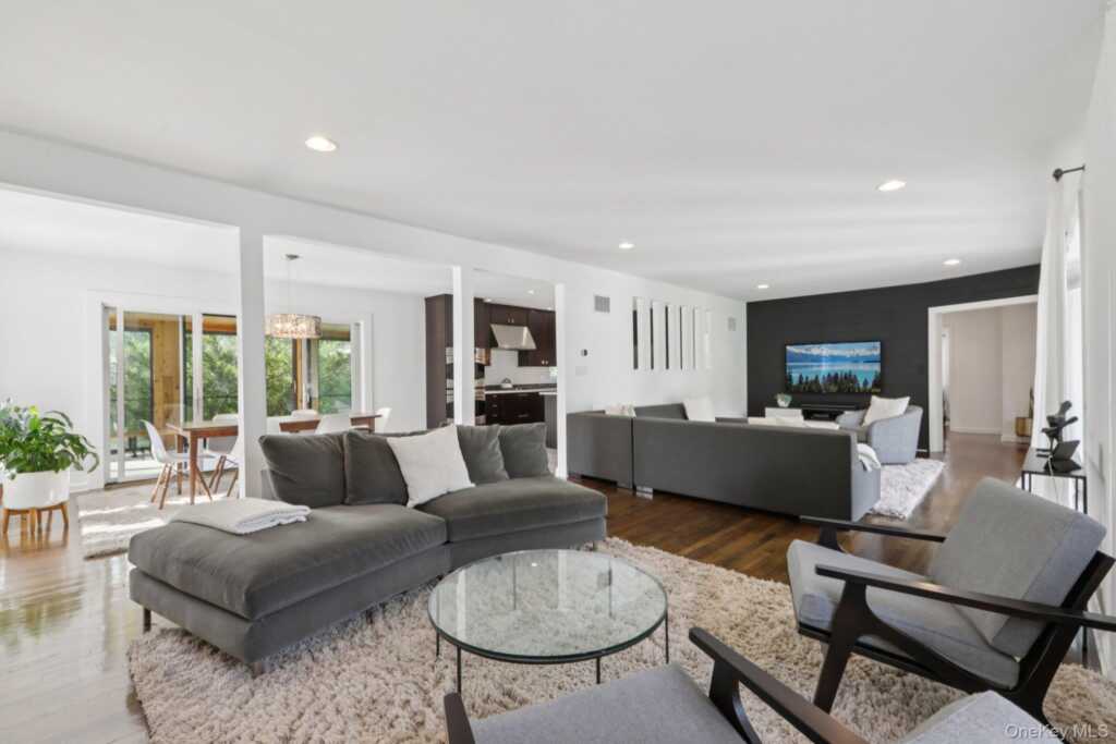 187 Thornbury Road, New Rochelle, NY 10583 - Photo 9 of 37