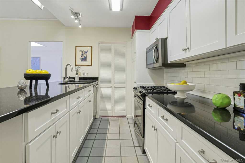 277 S Boulevard, Nyack, NY 10960 - Photo 17 of 32
