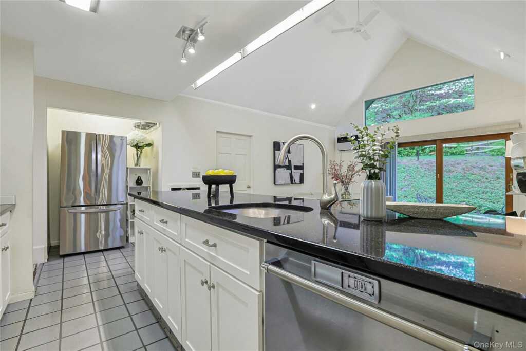 277 S Boulevard, Nyack, NY 10960 - Photo 19 of 32