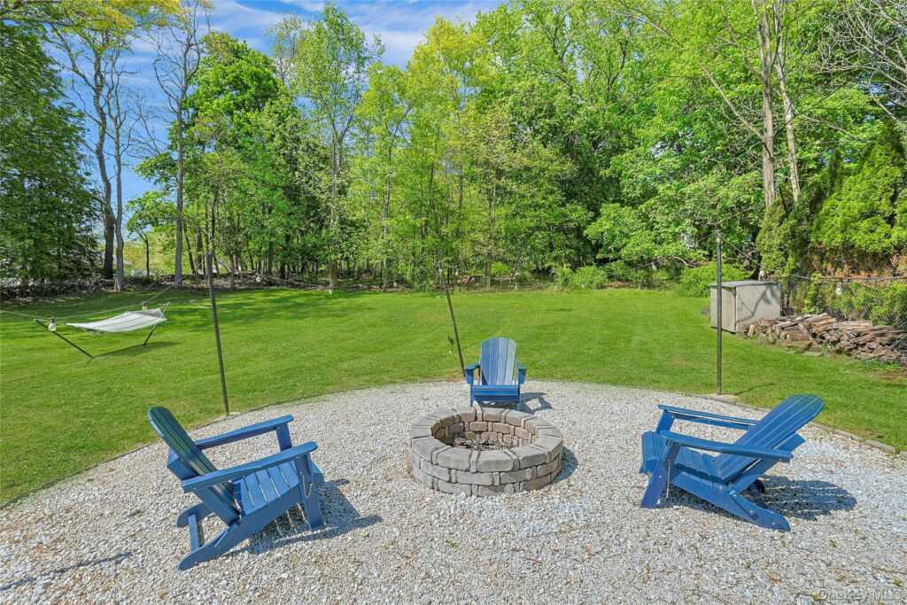 20 Sandstone Trail, New City, NY 10956 - Photo 10 of 40