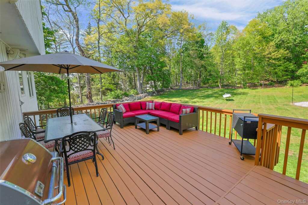 20 Sandstone Trail, New City, NY 10956 - Photo 11 of 40