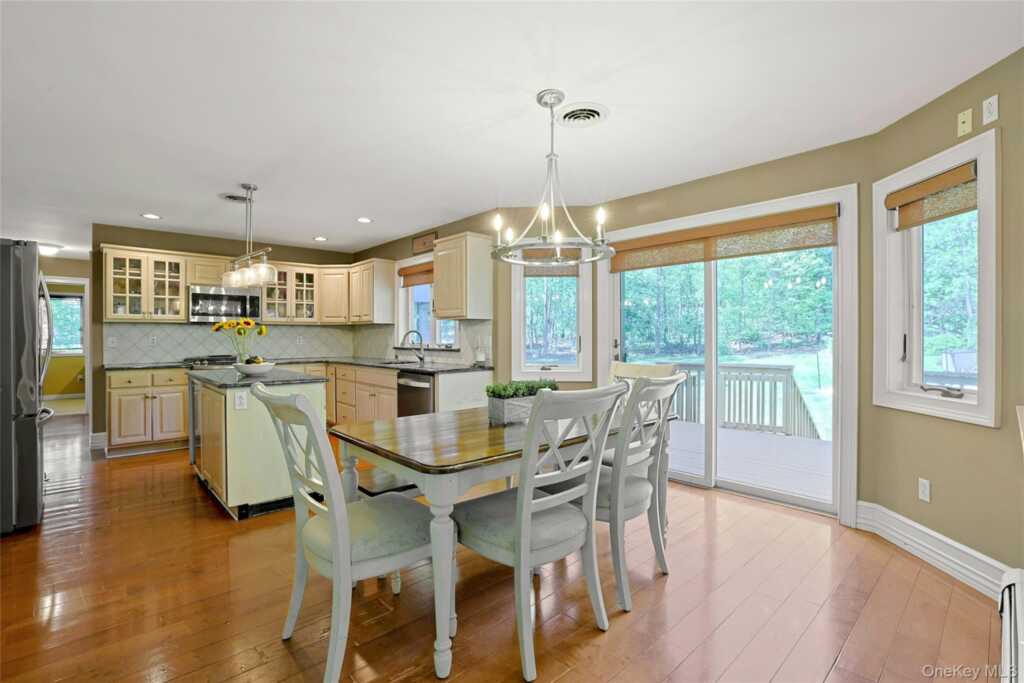 20 Sandstone Trail, New City, NY 10956 - Photo 20 of 40