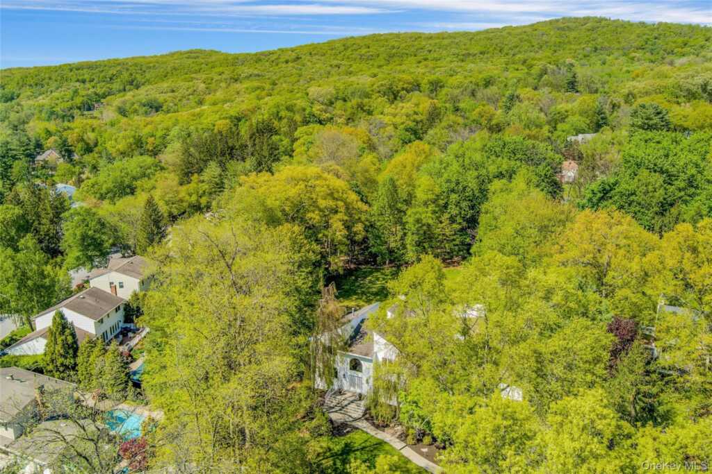 20 Sandstone Trail, New City, NY 10956 - Photo 3 of 40