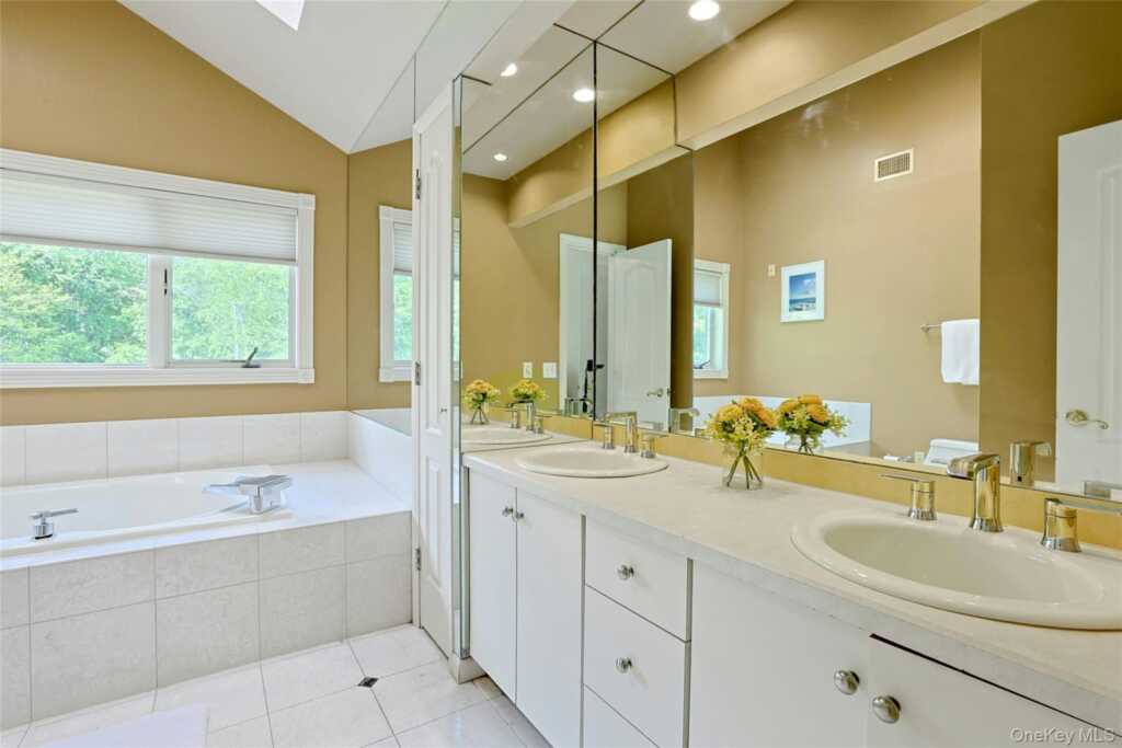 20 Sandstone Trail, New City, NY 10956 - Photo 33 of 40