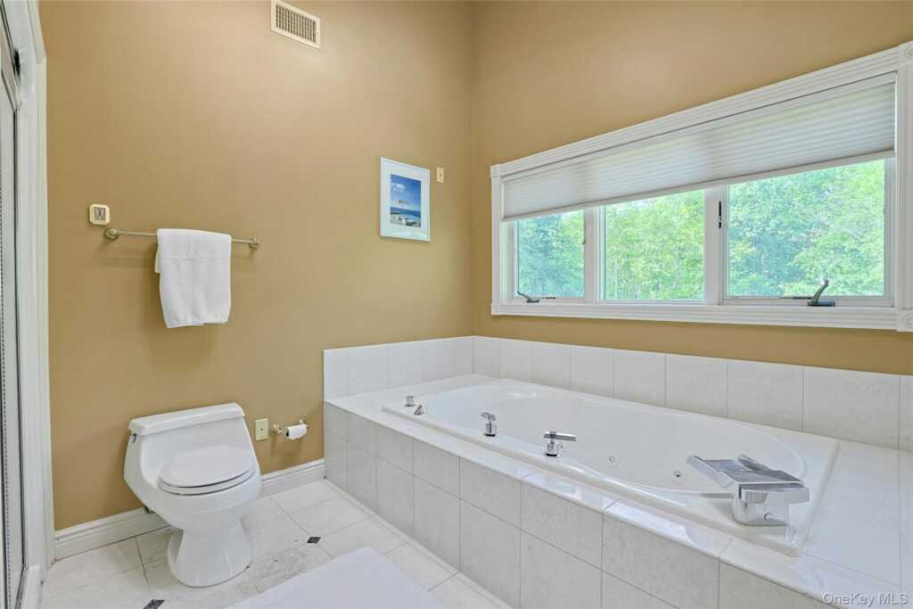 20 Sandstone Trail, New City, NY 10956 - Photo 34 of 40