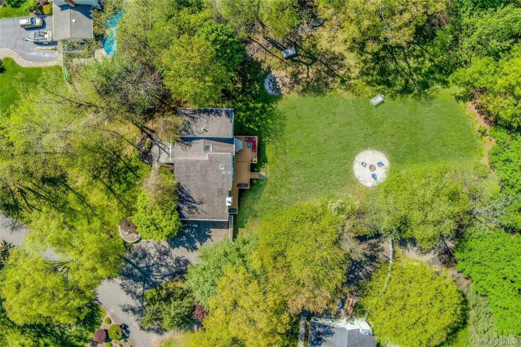 20 Sandstone Trail, New City, NY 10956 - Photo 4 of 40