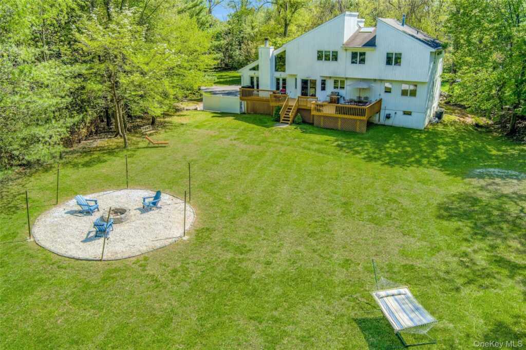 20 Sandstone Trail, New City, NY 10956 - Photo 5 of 40