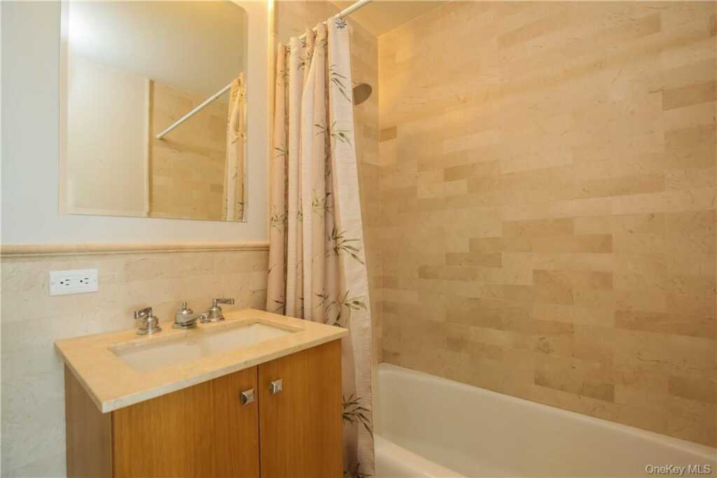 1 Renaissance Square, Unit #21F, White Plains, NY 10601 - Photo 10 of 15