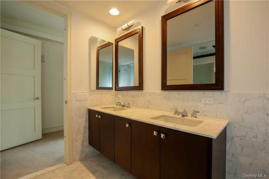 1 Renaissance Square, Unit #21F, White Plains, NY 10601 - Photo 8 of 15