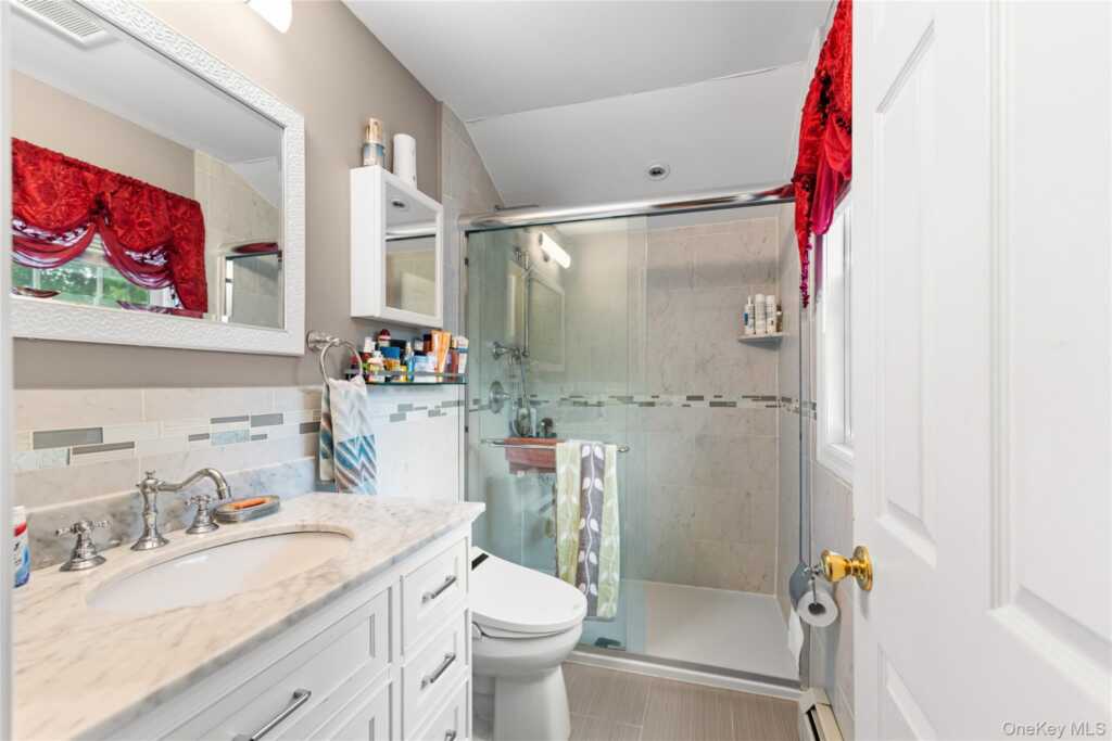 18 Valley Drive, Nanuet, NY 10954 - Photo 27 of 34