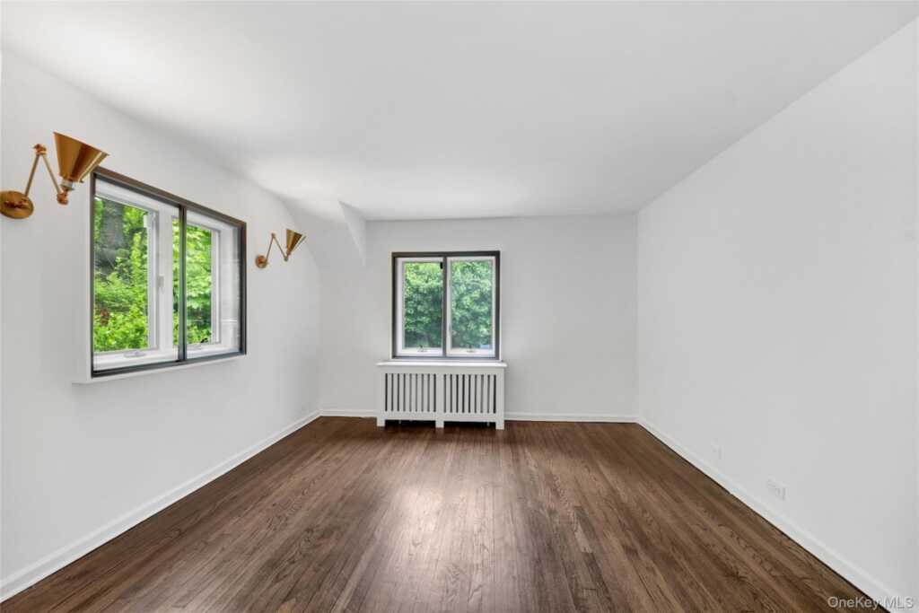 10 Cherry Avenue, New Rochelle, NY 10801 - Photo 16 of 44