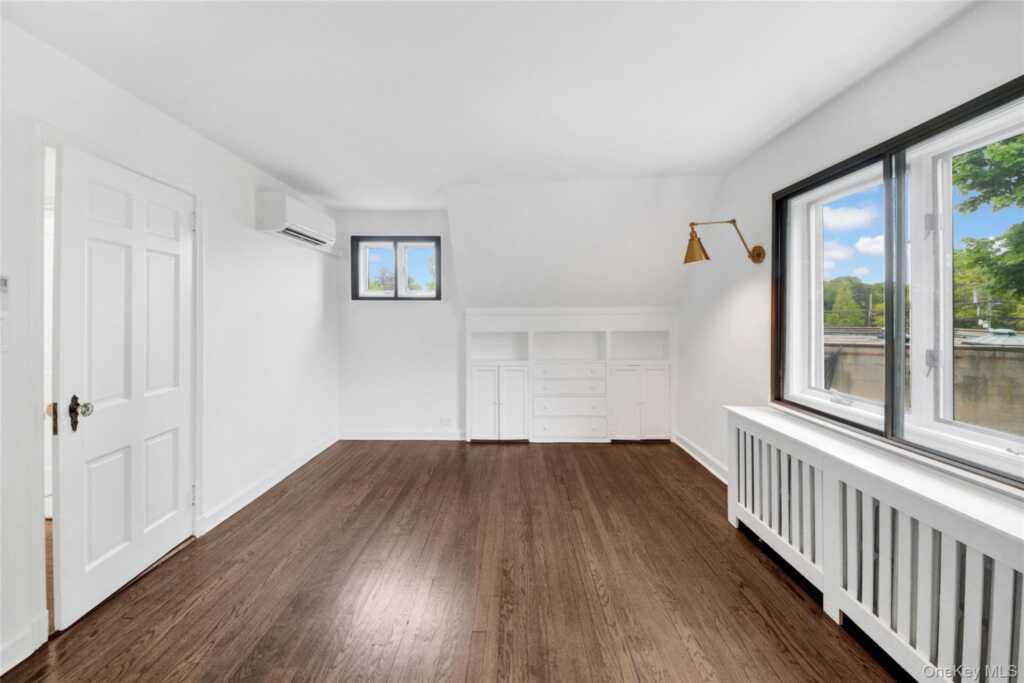 10 Cherry Avenue, New Rochelle, NY 10801 - Photo 20 of 44
