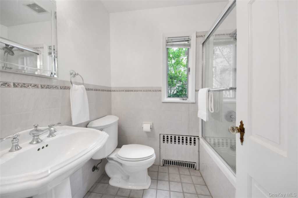 10 Cherry Avenue, New Rochelle, NY 10801 - Photo 26 of 44