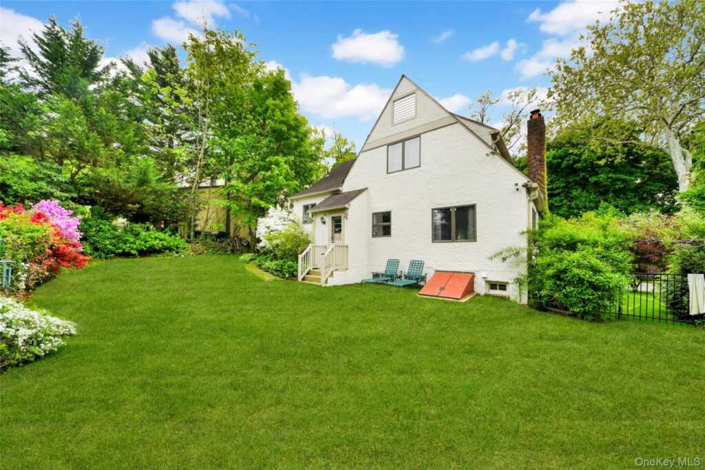 10 Cherry Avenue, New Rochelle, NY 10801 - Photo 30 of 44