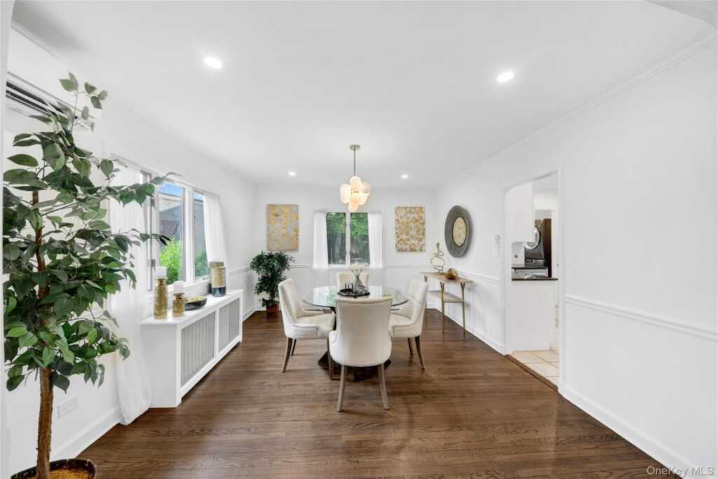 10 Cherry Avenue, New Rochelle, NY 10801 - Photo 6 of 44
