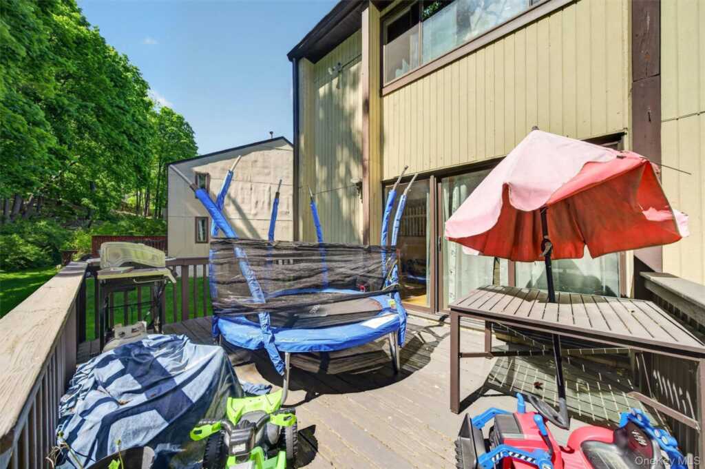 11 Rockledge Drive, Suffern, NY 10901 - Photo 16 of 21