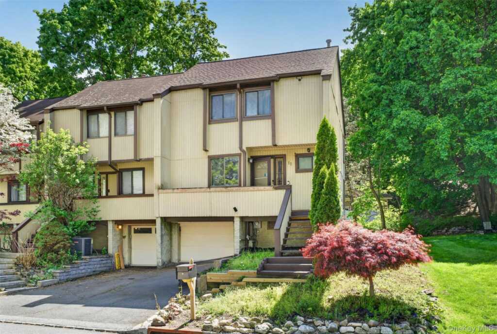 11 Rockledge Drive, Suffern, NY 10901 - Photo 3 of 21