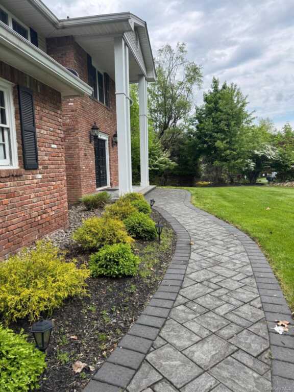 24 Beaumont Drive, New City, NY 10956 - Photo 2 of 24