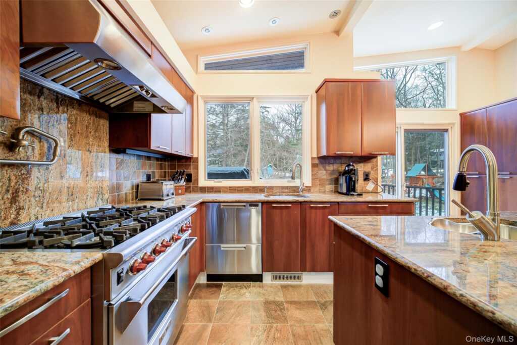 24 Spook Rock Road, Suffern, NY 10901 - Photo 10 of 32