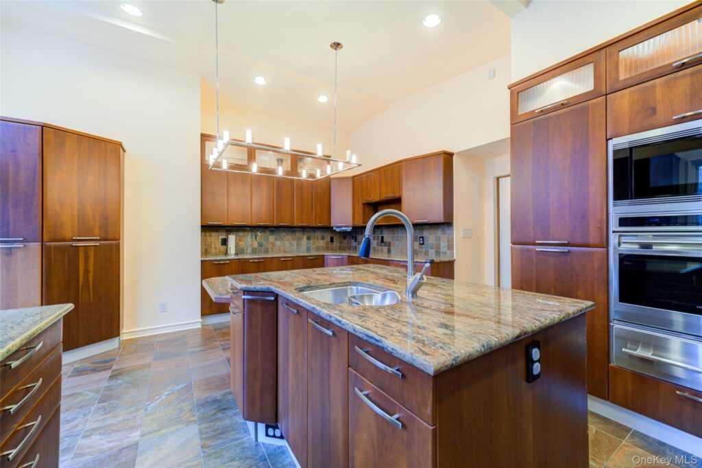 24 Spook Rock Road, Suffern, NY 10901 - Photo 11 of 32